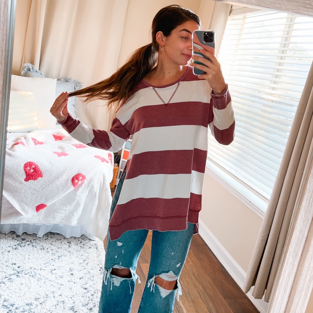 (z supply) burgundy white thick rugby stripe split-hem long sleeve tunic top
